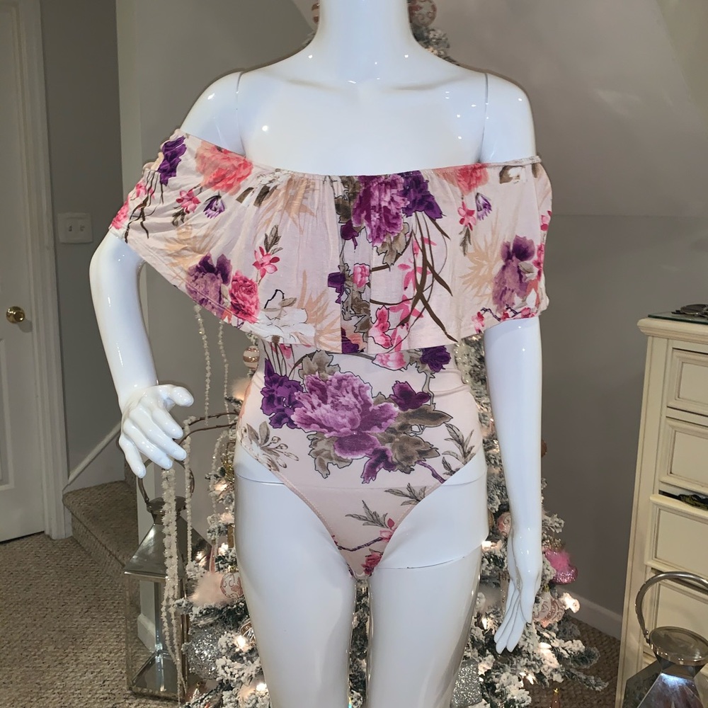 Off the shoulder Floral bodysuit
